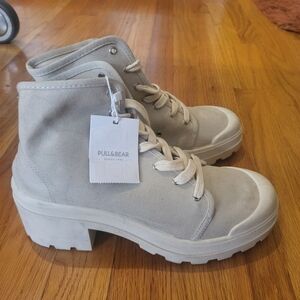 Pull&Bear Women's Cream Canvas Heeled Ankle Boots